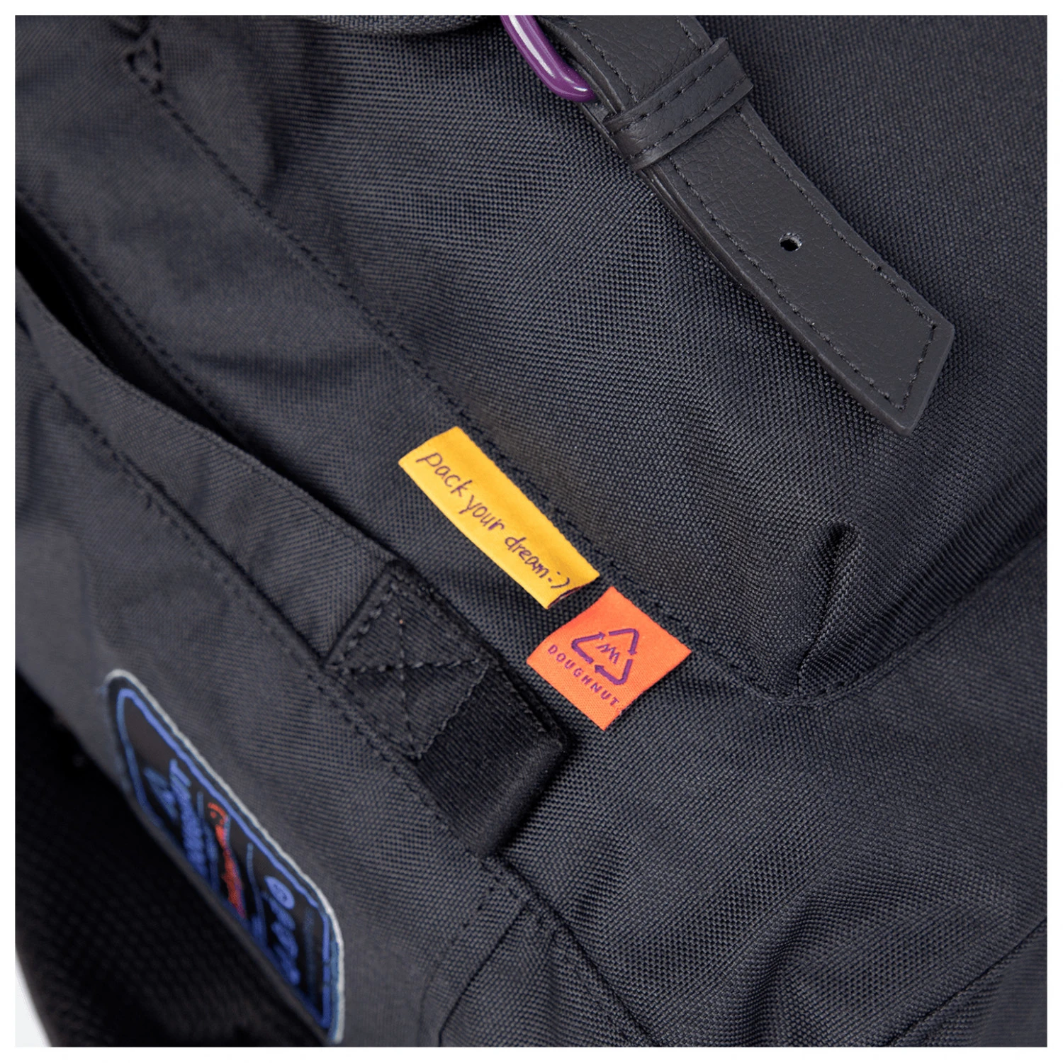 Doughnut - Macaroon Large Happy Camper 18 - Sac à Dos Journée 6 Doughnut - Macaroon Large Happy Camper 18 - Sac à Dos Journée – Image 6