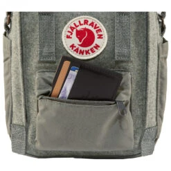 FJÄLLRÄVEN Fjällräven - Kånken Re-Wool Sling - Sac à Bandoulière 10 FJÄLLRÄVEN Fjällräven - Kånken Re-Wool Sling - Sac à Bandoulière -Extérieur Camping Magasin fjaellraeven kaanken re wool sling sac a bandouliere detail 5