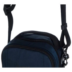 Pacsafe - Metrosafe LS100 Econyl Crossbody 3 - Sac à Bandoulière 9 Pacsafe - Metrosafe LS100 Econyl Crossbody 3 - Sac à Bandoulière -Extérieur Camping Magasin pacsafe metrosafe ls100 econyl crossbody 3 sac a bandouliere detail 4